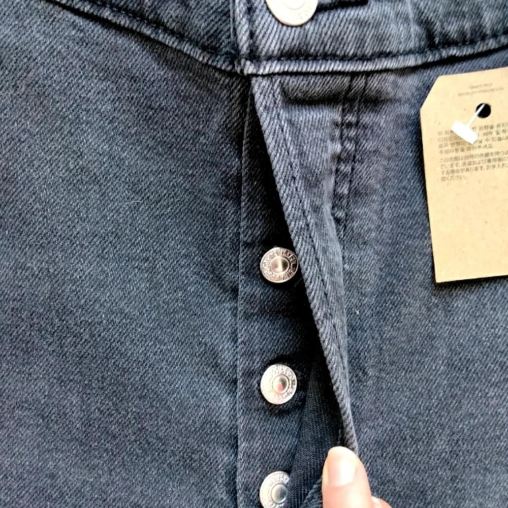NWT 24W Levi's Wedgie Straight Distressed Jeans - Picture 5 of 14